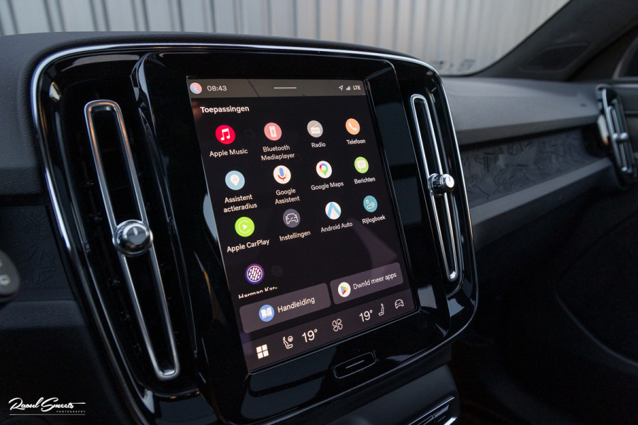 Volvo XC40 Recharge Ultimate 70 kWh | Panorama dak | Adaptieve cruise | Memory | Blis | Harman Kardon |