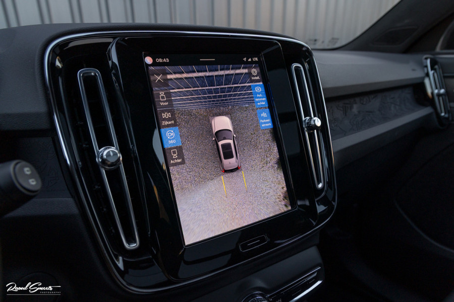 Volvo XC40 Recharge Ultimate 70 kWh | Panorama dak | Adaptieve cruise | Memory | Blis | Harman Kardon |