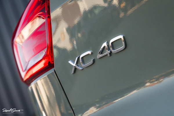 Volvo XC40 Recharge Ultimate 70 kWh | Panorama dak | Adaptieve cruise | Memory | Blis | Harman Kardon |