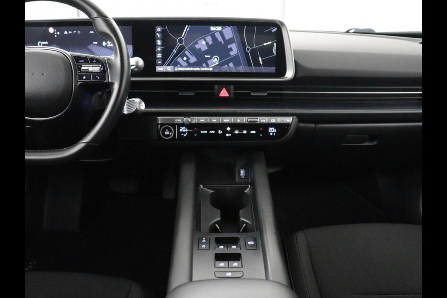 Hyundai IONIQ 6 Style 77.4 kWh | SOH 93.9 % | Navigatie | Virtual dashboard | Carplay | Climate Control | Adaptive cruise | camera | Park assist | Trekhaak | DAB+ | PHEV