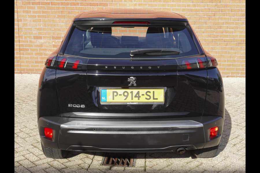 Peugeot 2008 1.2 PureTech 101pk Active Pack Navigatie Apple Carplay/Android Auto Parkeersensoren achter Cruise Control Ledverlichting Climate Control
