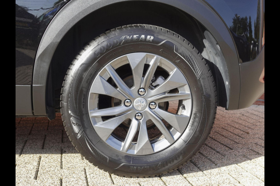 Peugeot 2008 1.2 PureTech 101pk Active Pack Navigatie Apple Carplay/Android Auto Parkeersensoren achter Cruise Control Ledverlichting Climate Control