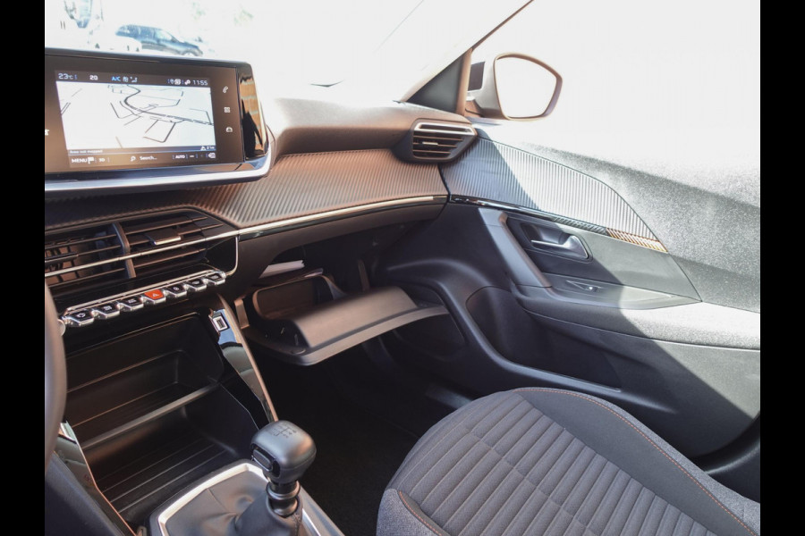 Peugeot 2008 1.2 PureTech 101pk Active Pack Navigatie Apple Carplay/Android Auto Parkeersensoren achter Cruise Control Ledverlichting Climate Control