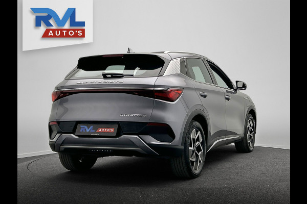 BYD ATTO 3 Design 60 kWh |*100 STUKS* | 204 PK | Pano/dak | Adapt/Cruise/Control | Leder/Beige/Blauw | 360/Camera, Navigatie, BTW!