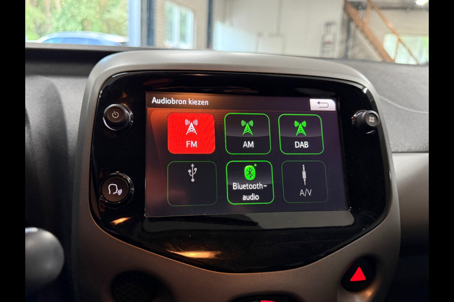 Toyota Aygo 1.0 VVT-i x automaat | Apple Carplay & Android Auto | Camera | Bluetooth | 15 Inch