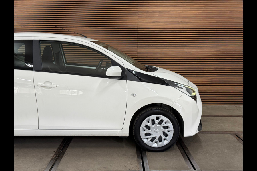 Toyota Aygo 1.0 VVT-i x automaat | Apple Carplay & Android Auto | Camera | Bluetooth | 15 Inch