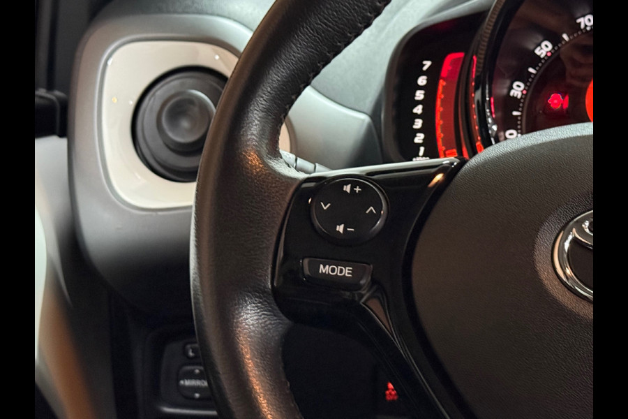 Toyota Aygo 1.0 VVT-i x automaat | Apple Carplay & Android Auto | Camera | Bluetooth | 15 Inch