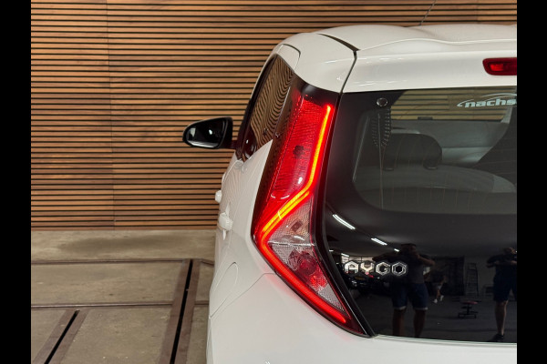 Toyota Aygo 1.0 VVT-i x automaat | Apple Carplay & Android Auto | Camera | Bluetooth | 15 Inch