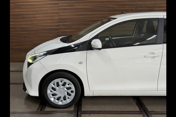Toyota Aygo 1.0 VVT-i x automaat | Apple Carplay & Android Auto | Camera | Bluetooth | 15 Inch