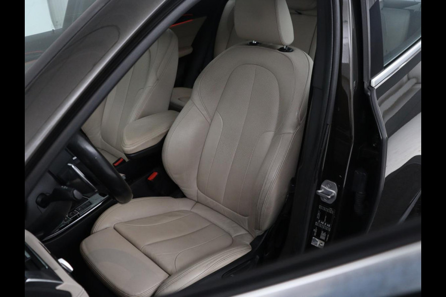 BMW X2 SDrive20i High Executive | Panoramadak | Leder | Stoelverwarming | Cruise control | Head-up | Bluetooth | Sfeerverlichting | Park assist | Elektrische achterklep | Trekhaak