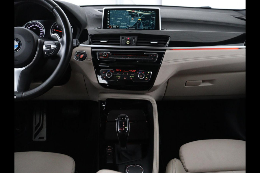 BMW X2 SDrive20i High Executive | Panoramadak | Leder | Stoelverwarming | Cruise control | Head-up | Bluetooth | Sfeerverlichting | Park assist | Elektrische achterklep | Trekhaak