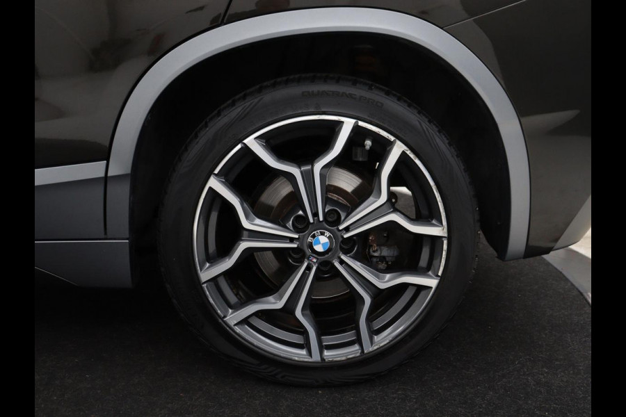 BMW X2 SDrive20i High Executive | Panoramadak | Leder | Stoelverwarming | Cruise control | Head-up | Bluetooth | Sfeerverlichting | Park assist | Elektrische achterklep | Trekhaak