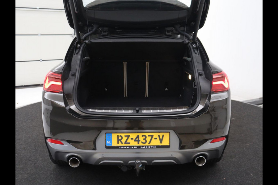 BMW X2 SDrive20i High Executive | Panoramadak | Leder | Stoelverwarming | Cruise control | Head-up | Bluetooth | Sfeerverlichting | Park assist | Elektrische achterklep | Trekhaak