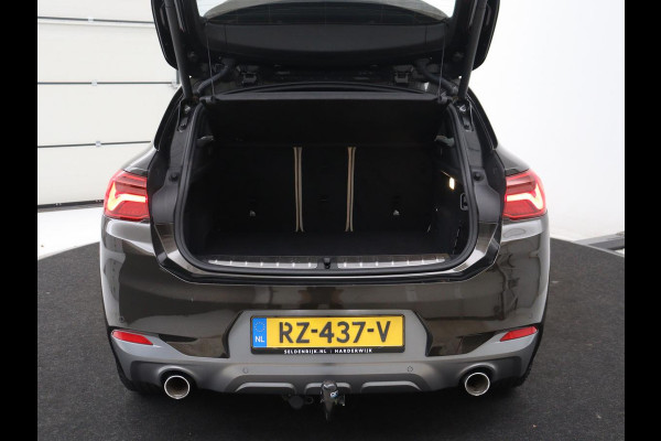 BMW X2 SDrive20i High Executive | Panoramadak | Leder | Stoelverwarming | Cruise control | Head-up | Bluetooth | Sfeerverlichting | Park assist | Elektrische achterklep | Trekhaak