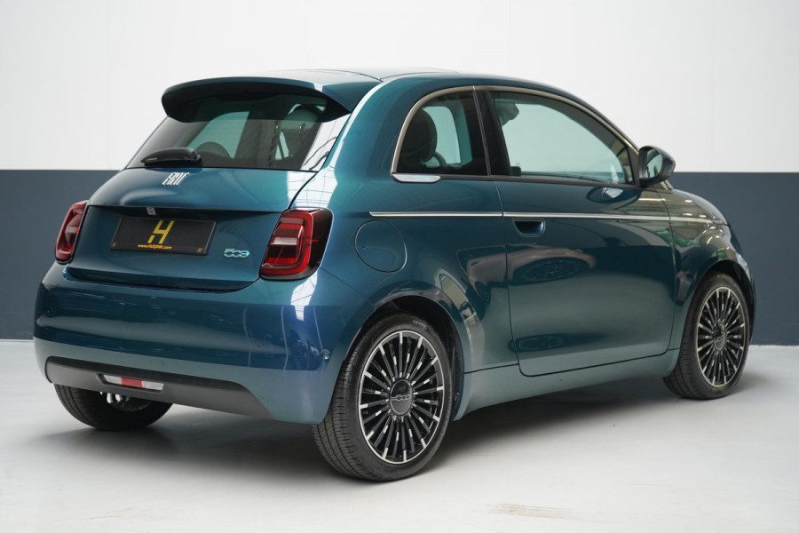 Fiat 500 La Prima 42 kWh | SoH 94,9% | Navigatie | Carplay | Climate control | Cruise control | Lm velgen |