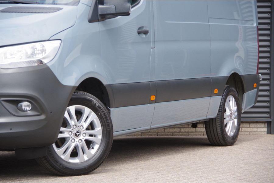 Mercedes-Benz Sprinter 317 1.9 CDI L2H2 AUT. STOELVERWARMING, STANDKACHEL, CAMERA, CRUISE, CLIMA, PARKEERSENSOREN, MISTLAMPEN