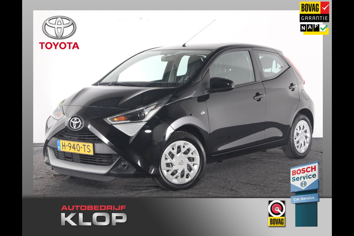 Toyota Aygo 1.0 VVT-i x-play / achteruitrijcamera / groot scherm.