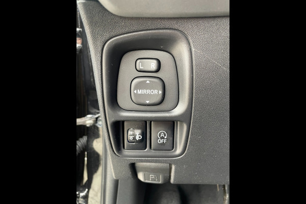Toyota Aygo 1.0 VVT-i x-play / achteruitrijcamera / groot scherm.