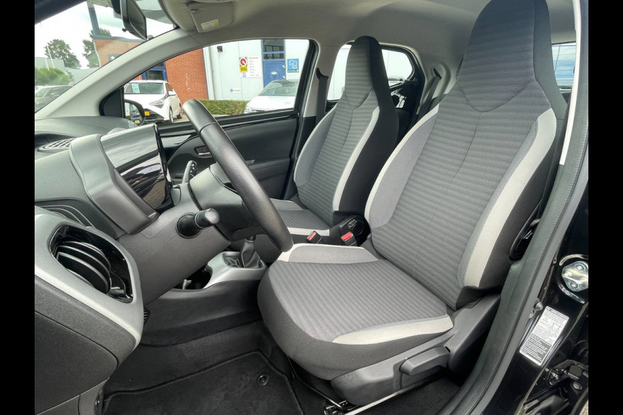 Toyota Aygo 1.0 VVT-i x-play / achteruitrijcamera / groot scherm.