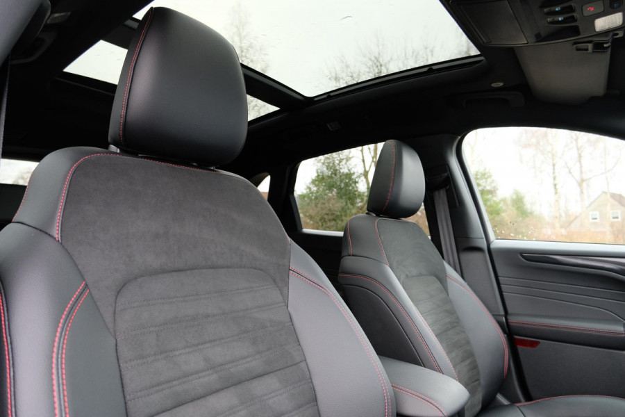 Ford Kuga 2.5 PHEV ST-Line X 225pk Trekhaak | Adaptieve Cruise | Winterpack | Panorama Dak | Head up Display | Elektrische Achterklep