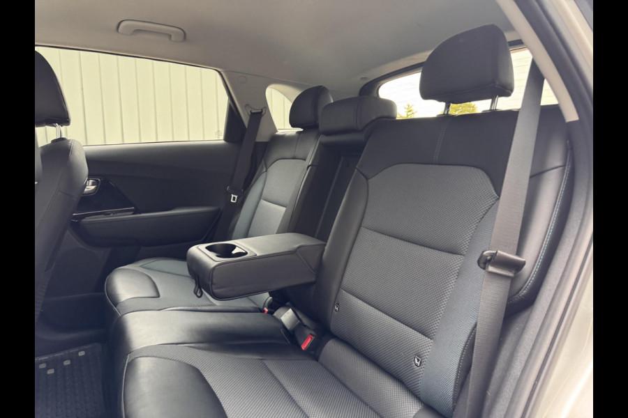 Kia e-Niro ComfortLine 64 kWh | SOH: 97,2% | 3 Fase |  Trekhaak | Stoelverwarming | Camera | Blindspot | Adaptive CC |