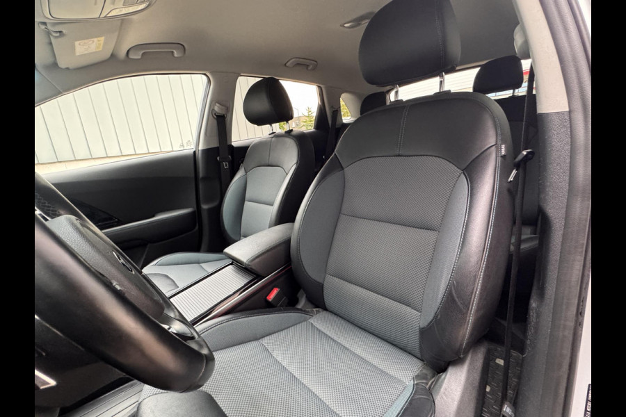 Kia e-Niro ComfortLine 64 kWh | SOH: 97,2% | 3 Fase |  Trekhaak | Stoelverwarming | Camera | Blindspot | Adaptive CC |