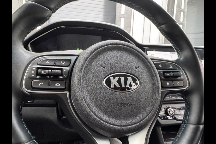 Kia e-Niro ComfortLine 64 kWh | SOH: 97,2% | 3 Fase |  Trekhaak | Stoelverwarming | Camera | Blindspot | Adaptive CC |