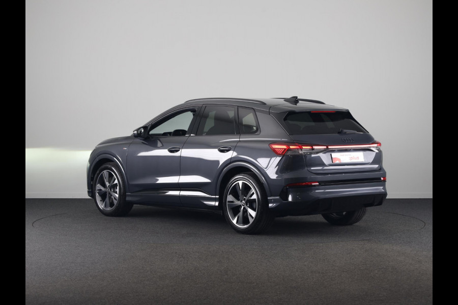 Audi Q4 e-tron S edition 82 kWh 286 pk | Techniekpakket plus | Winterpakket | Trekhaak | Optiekpakket zwart-glanzend |