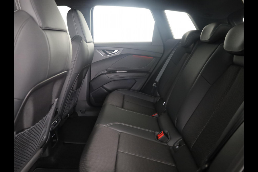 Audi Q4 e-tron S edition 82 kWh 286 pk | Techniekpakket plus | Winterpakket | Trekhaak | Optiekpakket zwart-glanzend |