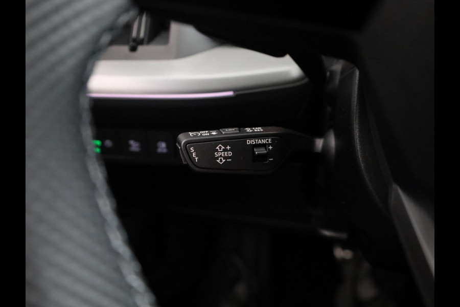 Audi Q4 e-tron S edition 82 kWh 286 pk | Techniekpakket plus | Winterpakket | Trekhaak | Optiekpakket zwart-glanzend |