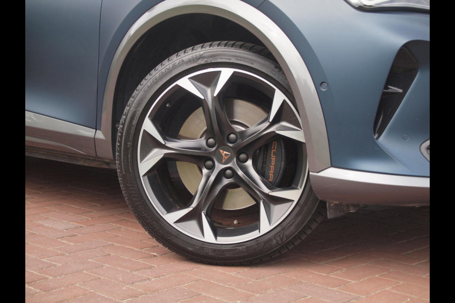 CUPRA Formentor 1.4 e-Hybrid VZ Black Edition | Panoramadak | Trekhaak | Camera | Sfeerverlichting | Leer | NL-Auto |