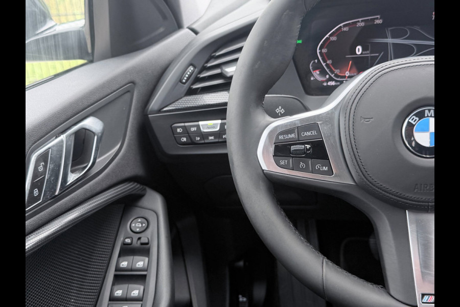 BMW 1-serie 118i Executive Edition | Carplay | PDC | Navi | Sportstuur