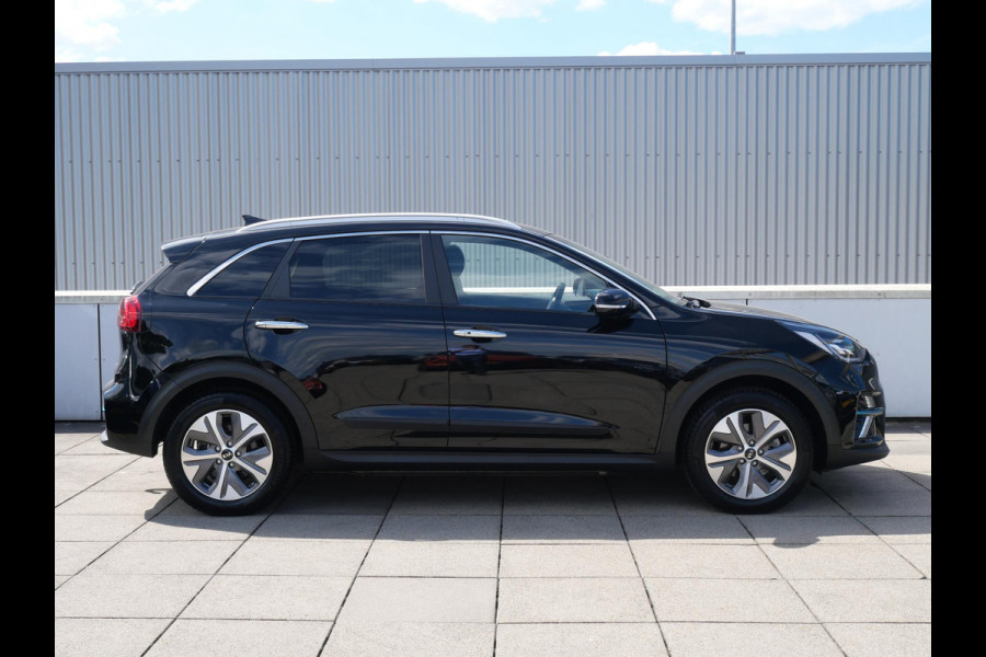 Kia e-Niro ExecutiveLine 64 kWh | SOH 94,1 | 3Fase | Trekhaak | Stoel/Stuurverwarming | Navi | Adaptief | Carplay |