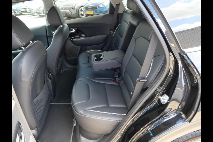 Kia e-Niro ExecutiveLine 64 kWh | SOH 94,1 | 3Fase | Trekhaak | Stoel/Stuurverwarming | Navi | Adaptief | Carplay |