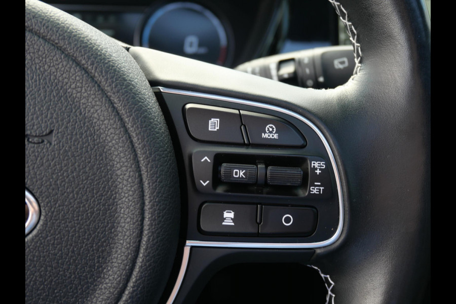 Kia e-Niro ExecutiveLine 64 kWh | SOH 94,1 | 3Fase | Trekhaak | Stoel/Stuurverwarming | Navi | Adaptief | Carplay |
