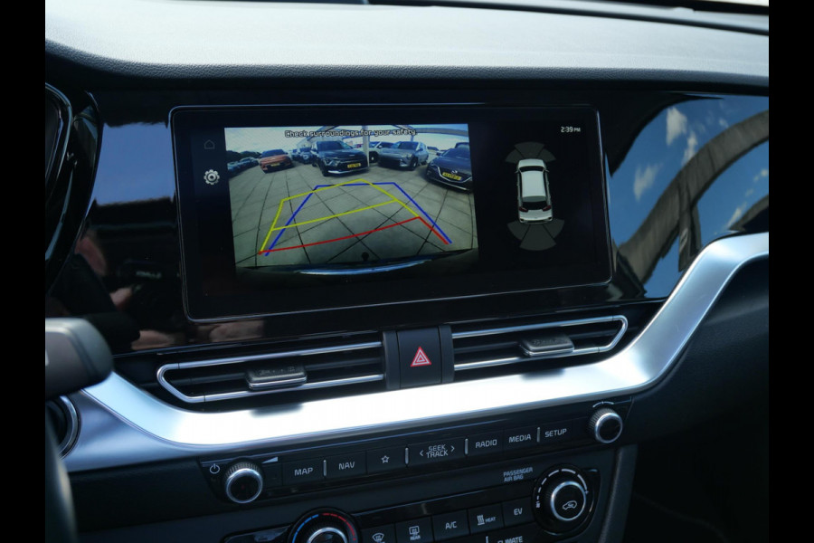 Kia e-Niro ExecutiveLine 64 kWh | SOH 94,1 | 3Fase | Trekhaak | Stoel/Stuurverwarming | Navi | Adaptief | Carplay |