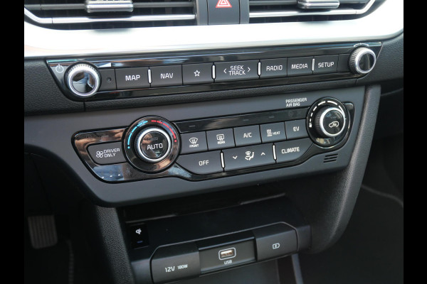 Kia e-Niro ExecutiveLine 64 kWh | SOH 94,1 | 3Fase | Trekhaak | Stoel/Stuurverwarming | Navi | Adaptief | Carplay |