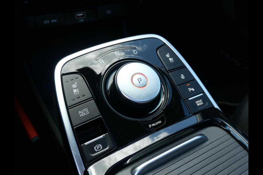 Kia e-Niro ExecutiveLine 64 kWh | SOH 94,1 | 3Fase | Trekhaak | Stoel/Stuurverwarming | Navi | Adaptief | Carplay |