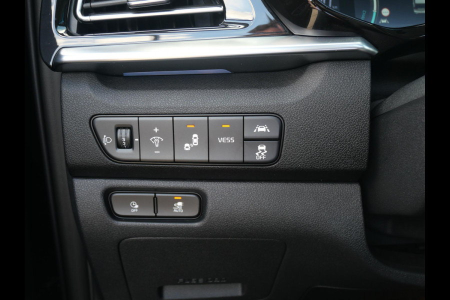 Kia e-Niro ExecutiveLine 64 kWh | SOH 94,1 | 3Fase | Trekhaak | Stoel/Stuurverwarming | Navi | Adaptief | Carplay |