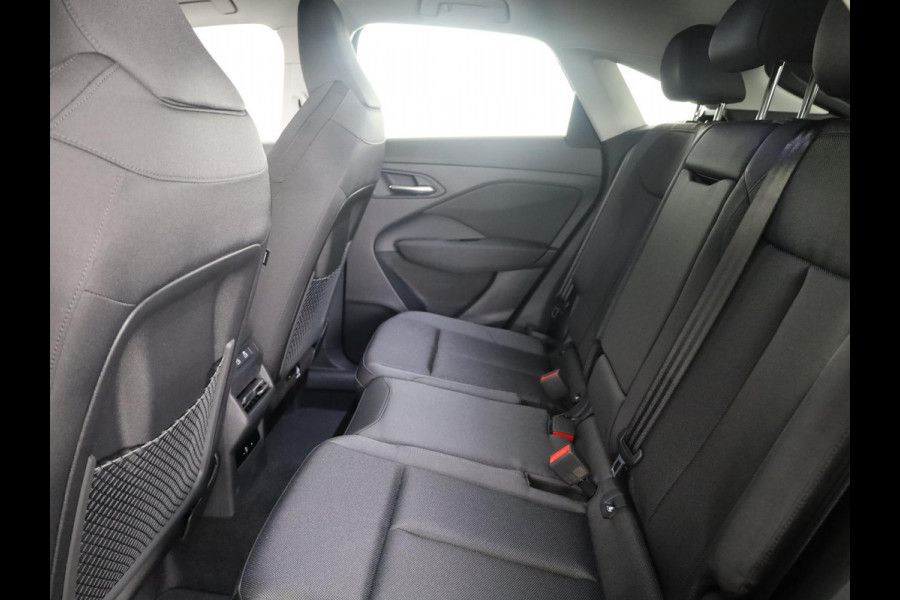 Audi Q3 Sportback Advanced edition e-hybrid 272 pk | Techniek pakket | Trekhaak | LED koplampen | Privacy glas |