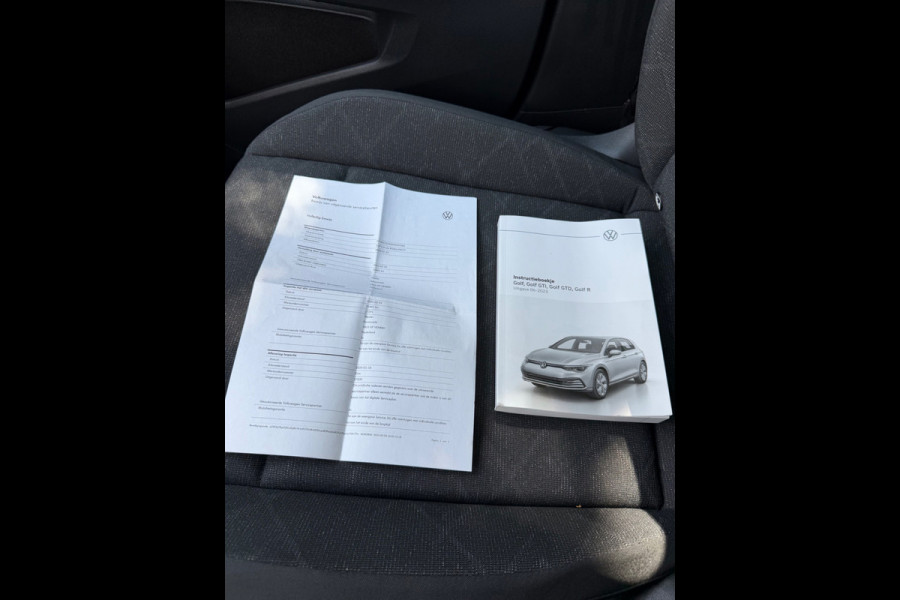Volkswagen Golf 1.0 eTSI AUTOMAAT Life, achteruitrijcamera, navigatie, sfeerverlichting, climaat, 1 e eigenaar, NL auto met nap