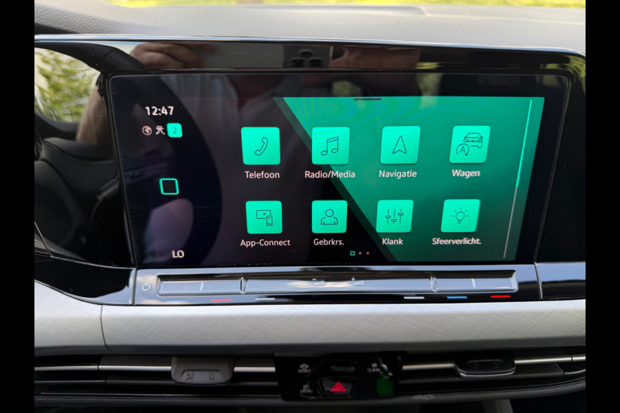 Volkswagen Golf 1.0 eTSI AUTOMAAT Life, achteruitrijcamera, navigatie, sfeerverlichting, climaat, 1 e eigenaar, NL auto met nap