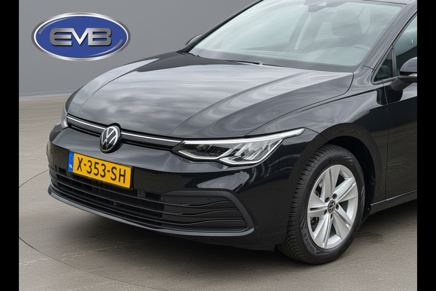 Volkswagen Golf 1.0 eTSI AUTOMAAT Life, achteruitrijcamera, navigatie, sfeerverlichting, climaat, 1 e eigenaar, NL auto met nap