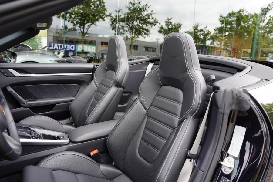 Porsche 911 Cabrio 3.8 Turbo S / Burmester / Aero Kit