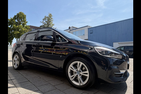 BMW 2 Serie Active Tourer 225xe iPerformance High Executive 165KW - Hybrid I Automaat I Navigatie Leer I Airco I Sport velgen