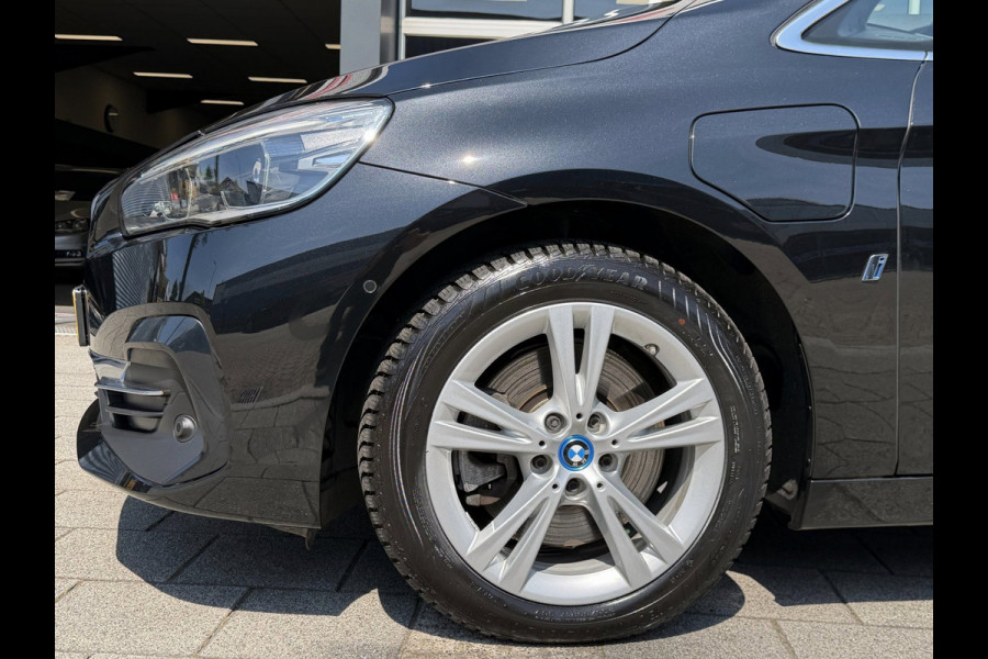 BMW 2 Serie Active Tourer 225xe iPerformance High Executive 165KW - Hybrid I Automaat I Navigatie Leer I Airco I Sport velgen