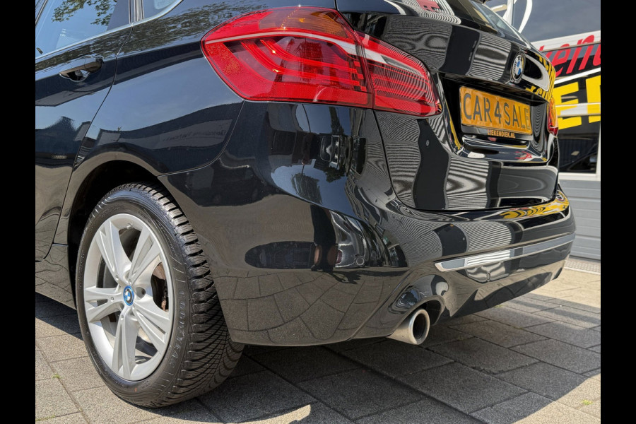 BMW 2 Serie Active Tourer 225xe iPerformance High Executive 165KW - Hybrid I Automaat I Navigatie Leer I Airco I Sport velgen