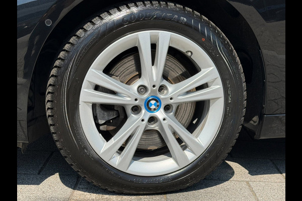 BMW 2 Serie Active Tourer 225xe iPerformance High Executive 165KW - Hybrid I Automaat I Navigatie Leer I Airco I Sport velgen