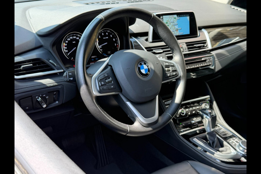 BMW 2 Serie Active Tourer 225xe iPerformance High Executive 165KW - Hybrid I Automaat I Navigatie Leer I Airco I Sport velgen