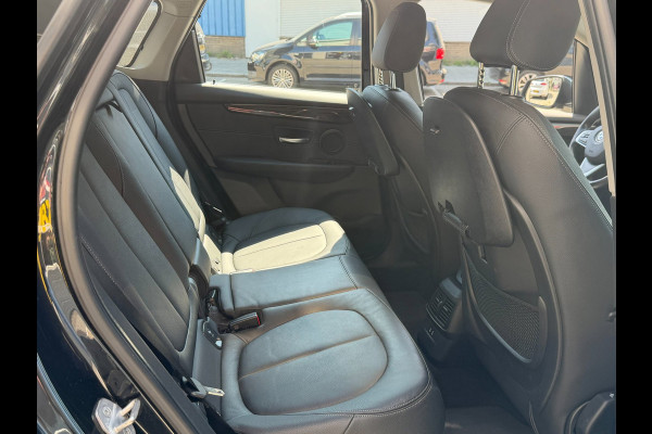 BMW 2 Serie Active Tourer 225xe iPerformance High Executive 165KW - Hybrid I Automaat I Navigatie Leer I Airco I Sport velgen